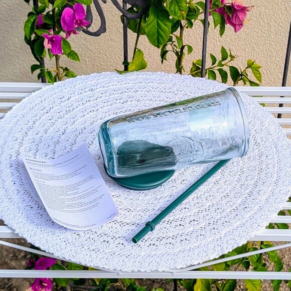 NWT💚Starbucks 2026 Green Core Triangle Recycled Glass Cold Cup Tumbler - Picture 3 of 8